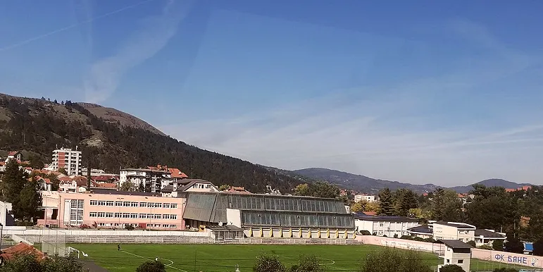 世界杯小组赛赛场看台与球员入场的画面(规则怎么改:把信息差抹掉)